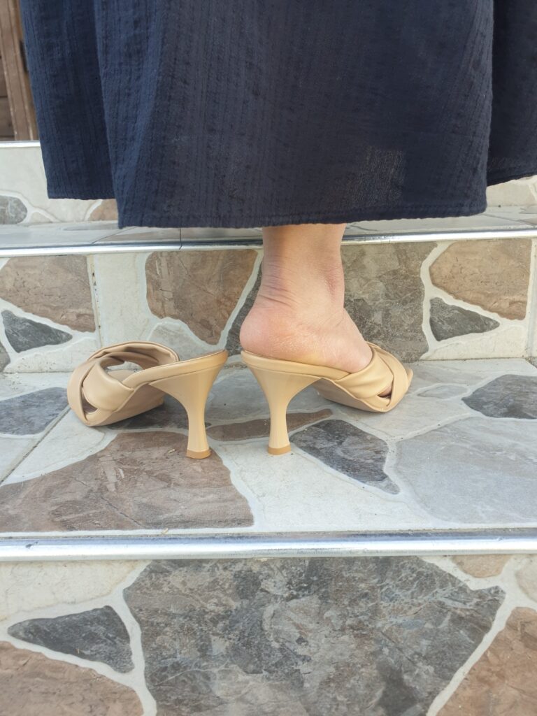Bej Nude Mat Deri Kadın Topuklu Terlik - 8 cm Kalın Topuklu (1 Numara Büyük Önerilir)